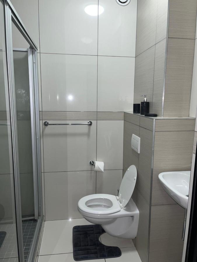 The Den Marensky Towers Apartment Windhoek Exterior photo